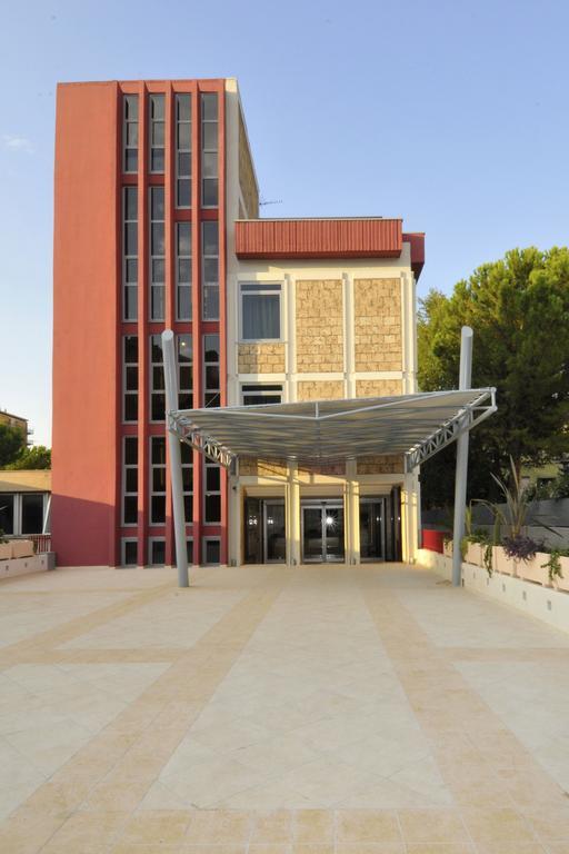 Residence Diamanterosso Terni Buitenkant foto